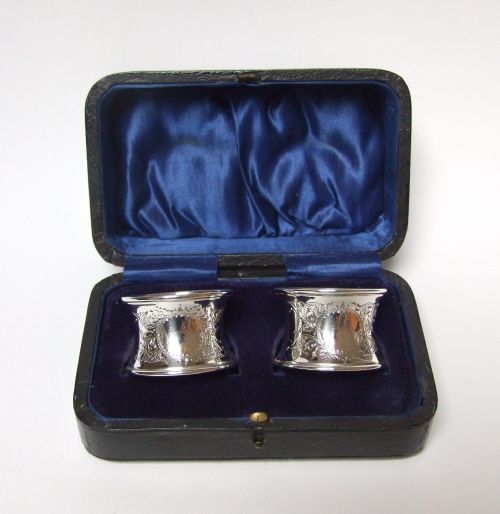 A Superb Pair of Boxed Edwardian Silver Napkin Rings.