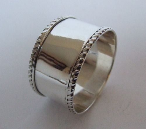 A Quality Edwardian Silver Napkin Ring.