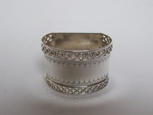 A Superb Shaped Edwardian Silver Napkin Ring.