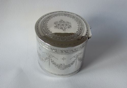 A Superior Quality Edwardian Silver Tea Caddy.
