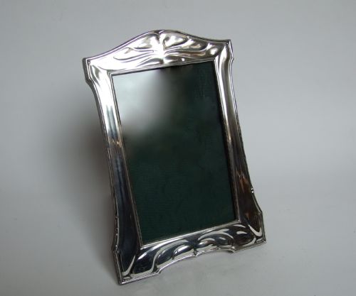 A Decorative First World War Period Silver Photo Frame.