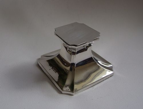 A Stylish Edwardian Silver Inkwell.