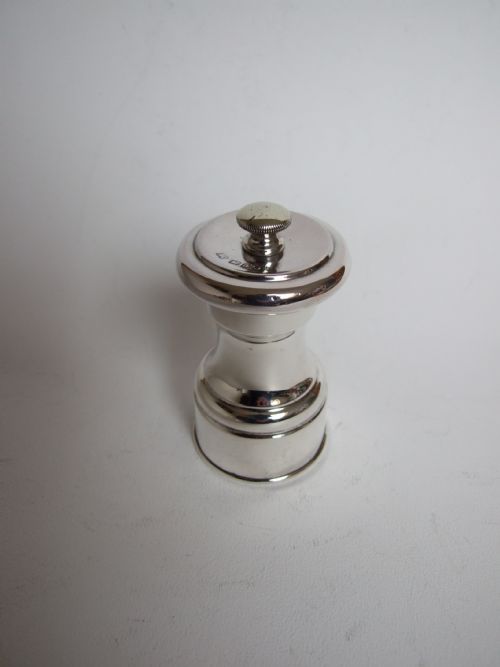 fig 1. A fine Victorian silver pepper grinder