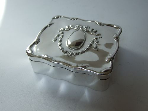 A Lovely Edwardian Silver Trinket Box.
