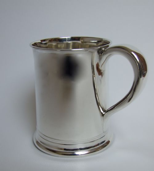 A Handsome Edwardian Silver Half Pint Tankard.
