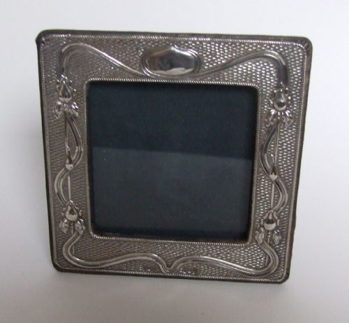fig 1. A gorgeous silver Art Nouveau photo frame.