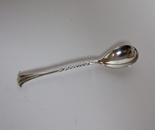 A Delightful Victorian Onslow Pattern Silver Mustard Spoon.