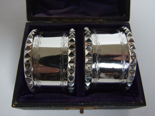 fig 1. A handsome pair of boxed Edwardian silver napkin rings.