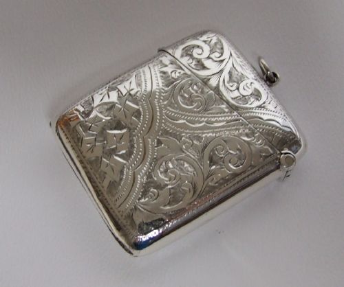 fig 1. An unusual Edwardian silver vesta.