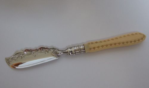 A Superb Victorian Silver Butter Knife.