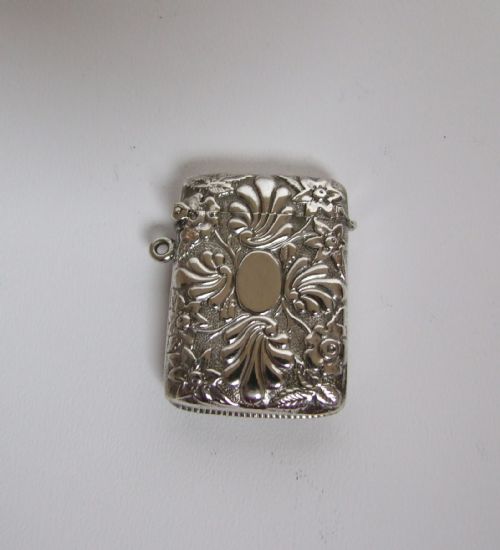 fig 1. A superior Victorian silver vesta.