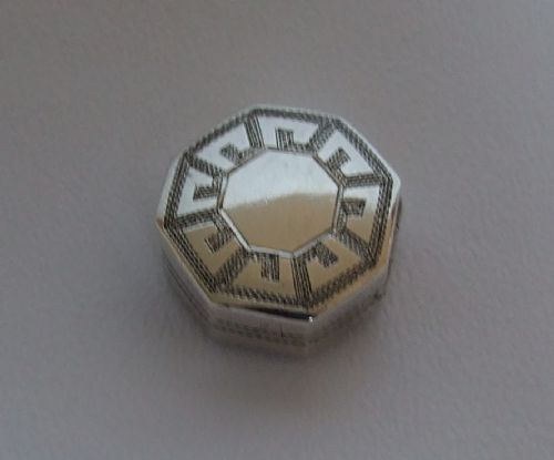 An Extremely Rare Georgian Octagonal Silver Vinaigrette.
