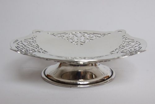 A Attractive George V Pierced Silver Sweetmeat Stand.