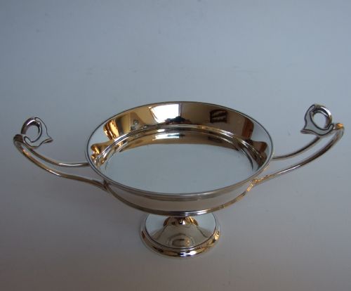 fig 1. A magnificent quality Art Nouveau silver sweetmeat stand.