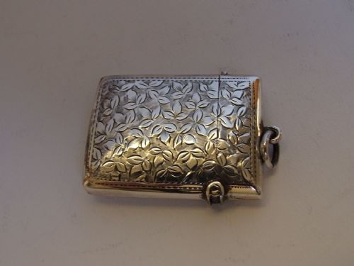 fig 1. A fine Edwardian silver vesta with vacant cartouche.