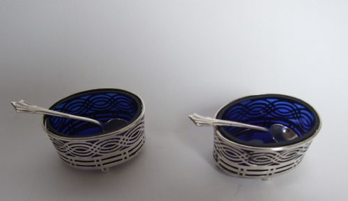 fig 1. A gorgeous pair of Edwardian silver condiment tubs and spoons.