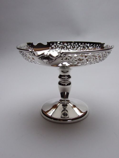 An Edwardian Pedestal Silver Sweetmeat Stand.