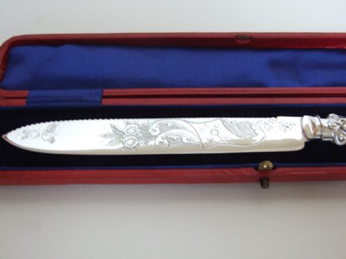 fig 1. A fabulous Victorian boxed wedding cake knife.