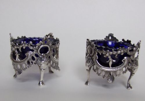 fig 1. A gorgeous pair of George IV silver salts tubs.