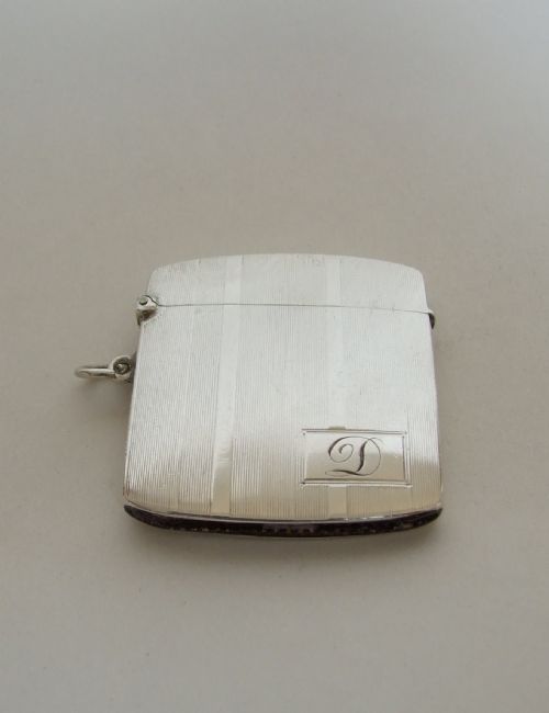 fig 1. A stylish Art Deco silver vesta.