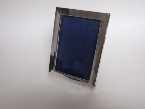 A Useful Edwardian Silver Photo Frame.