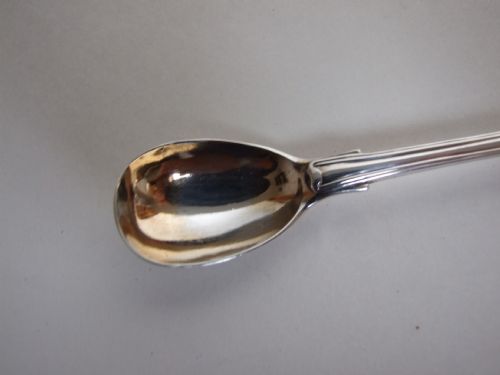 fig 1. A William IV silver fiddle, thread & shell condiment spoon