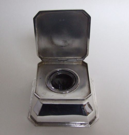 A Superb George V Silver Inkwell, Retailed by Rossi of Norwich.