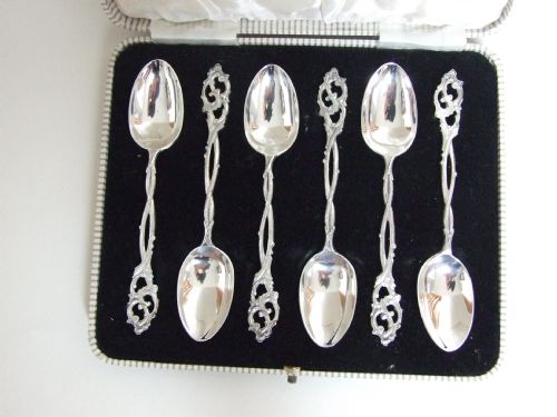 fig 1. A stunning set of silver afternoon tea spoons in naturalistic design.