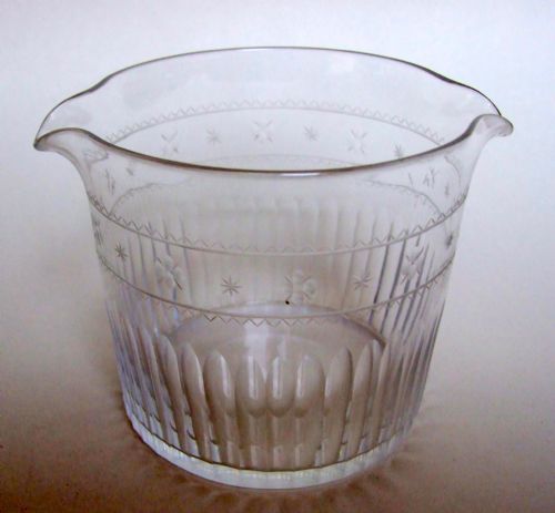 A Georgian Regency Period Cut Glass Rinser.