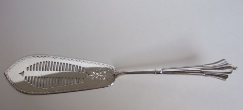 An Albany Pattern Silver Serving Slice.