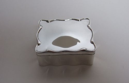 fig 1. A George V silver cufflinks/trinket box