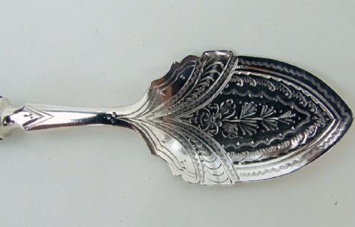 fig 1. A superb Victorian silver and mother-of-pearl preserve spoon.
