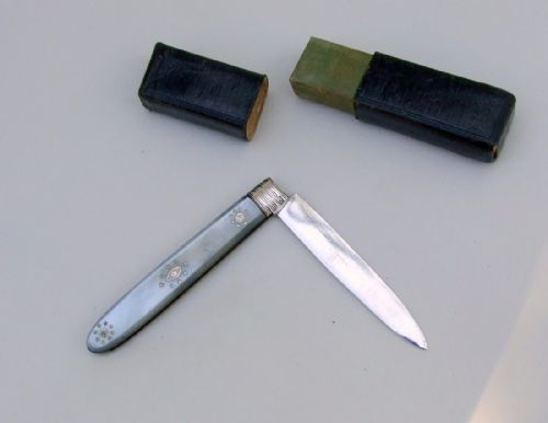 A Delightful Georgian Cased Silver & Mother-of-pearl Fruit Knife.
