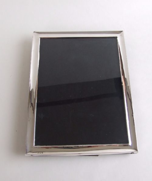 fig 1. A large George V silver photo frame.
