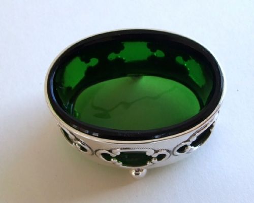 fig 1. An Edwardian Art Nouveau silver salt tub.