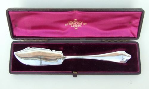 A Gorgeous Boxed Victorian Rat-tail Butter Knife.