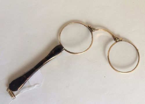 A French Tortoiseshell Double Magnifyer/lorgnette.
