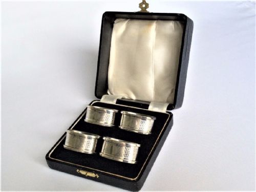 fig 1. An Art Deco set of boxed silver napkin rings.
