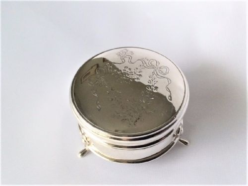 fig 1. A delightful First World War silver trinket box.