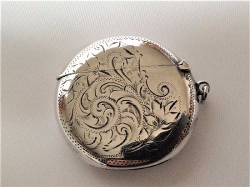 A Fine Circular Edwardian Silver Vesta.