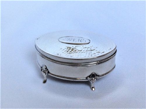 An Edwardian Arts & Crafts Silver Trinket Box.