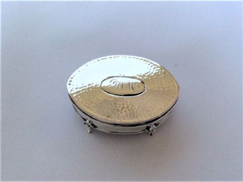 fig 1. An Edwardian Arts & Crafts silver trinket box.