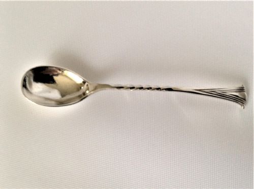 An Onslow Pattern Victorian Silver Mustard Spoon.