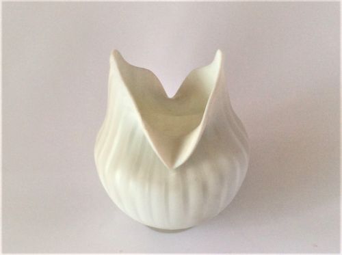 A Victorian Pearlised Satin Glass Posy Vase.