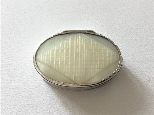 fig 1. A rare George II silver & mother-of-pearl snuffbox.