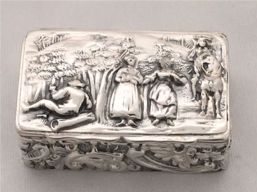 fig 1. A fabulous scenic Edwardian silver snuff or pill box.