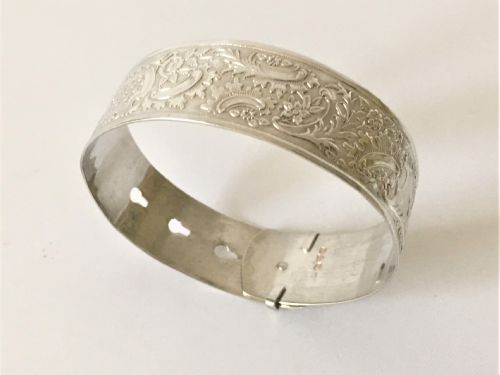 fig 1. A Charles Horner vintage Chester bracelet.