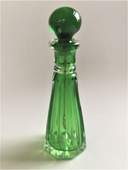 fig 1. A Georgian silver and glass cayenne spice bottle