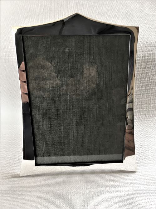 fig 1. A handsome shaped silver photo frame