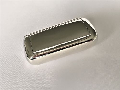 fig 1. A handsome Chester silver gilt snuff box